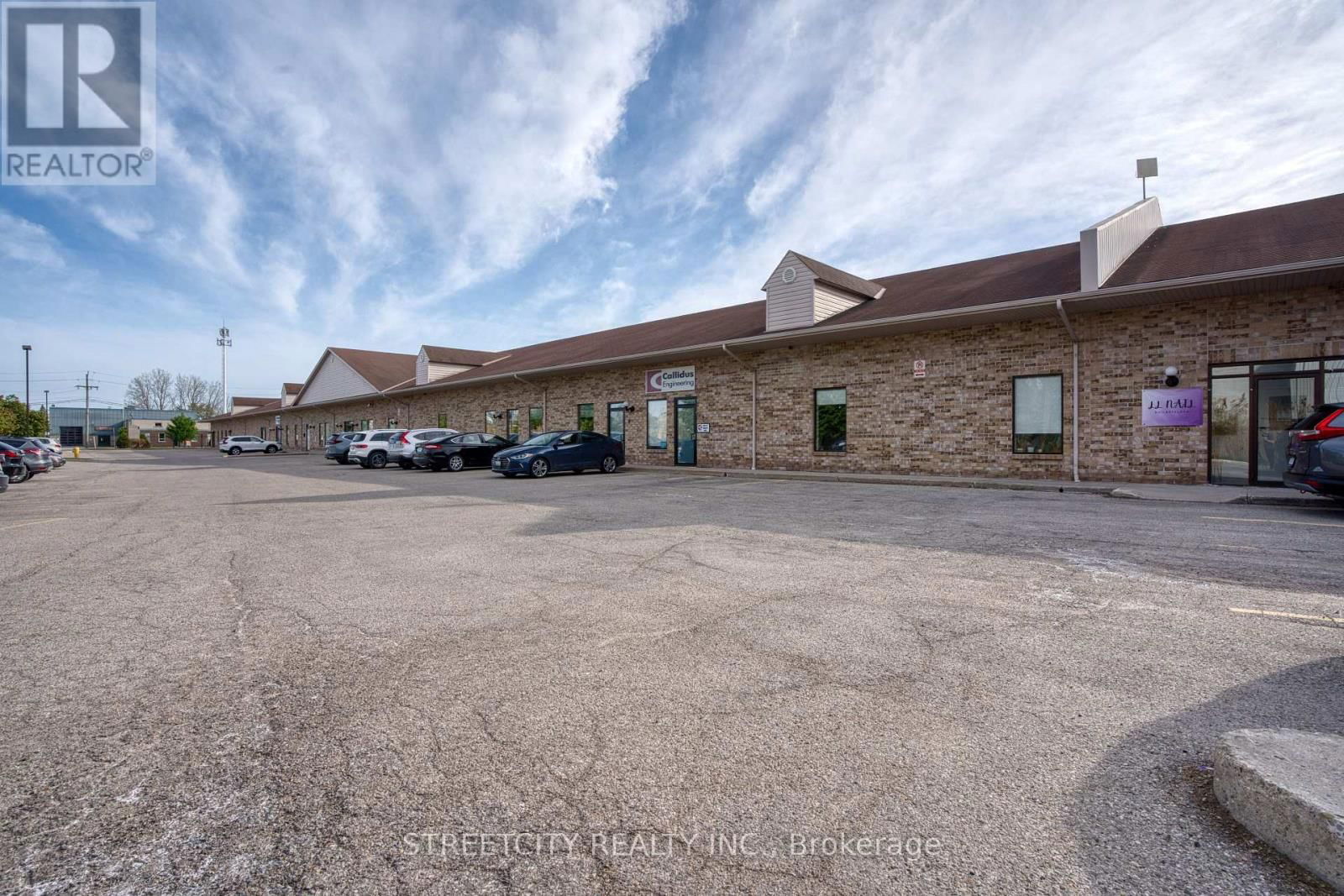 10 - 1385 NORTH ROUTLEDGE PARK Image 19