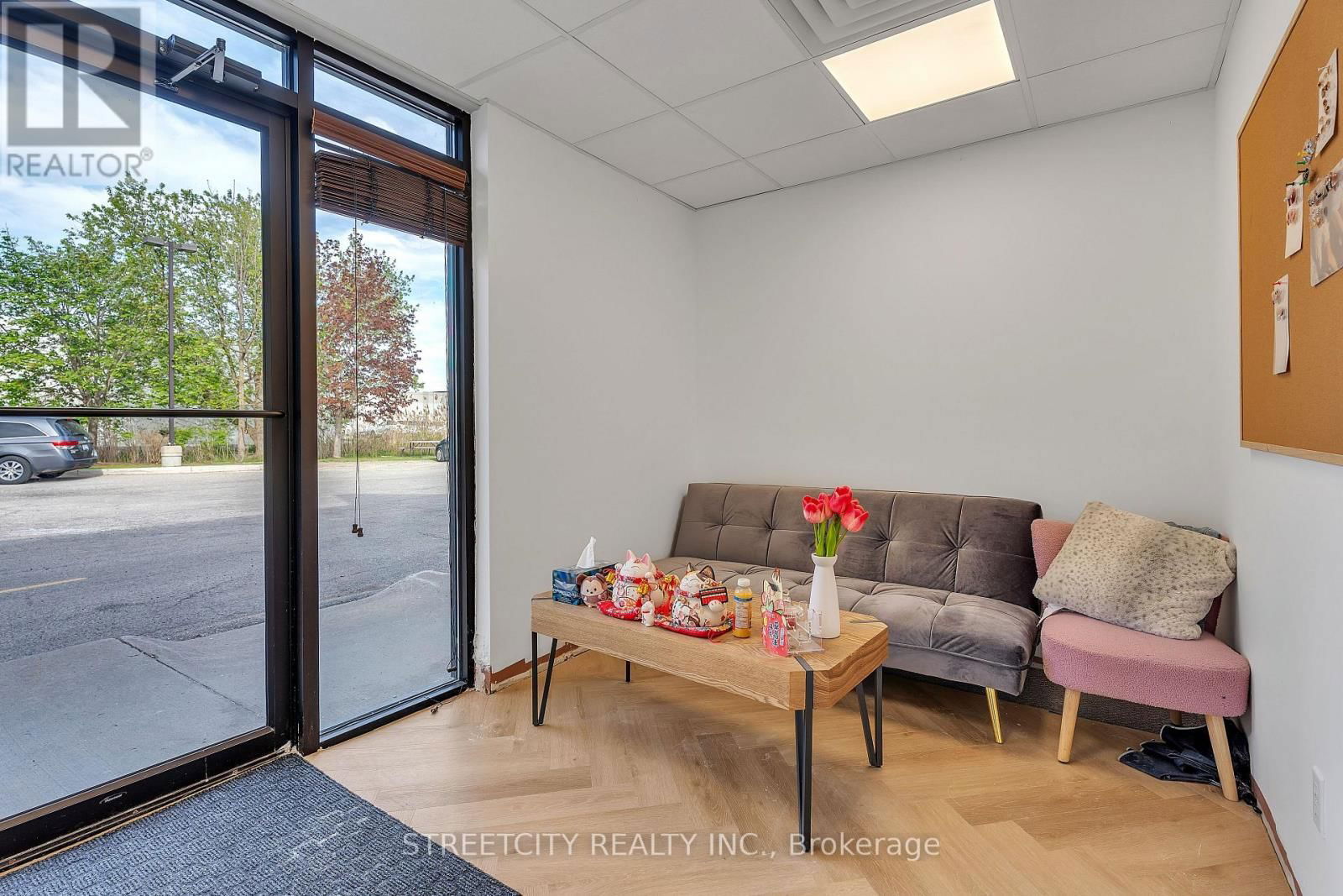 10 - 1385 NORTH ROUTLEDGE PARK Image 3