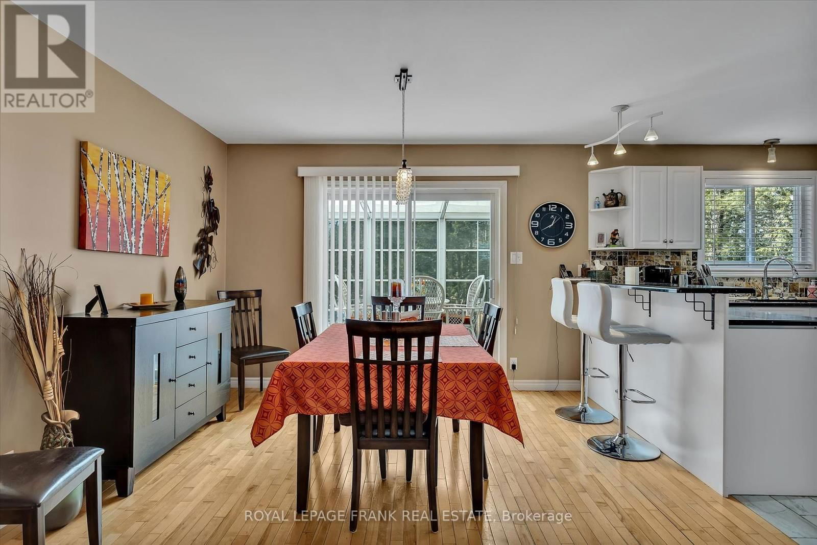 18 EAST BEEHIVE DRIVE Image 10