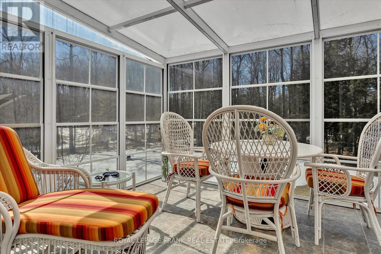 18 EAST BEEHIVE DRIVE Image 12