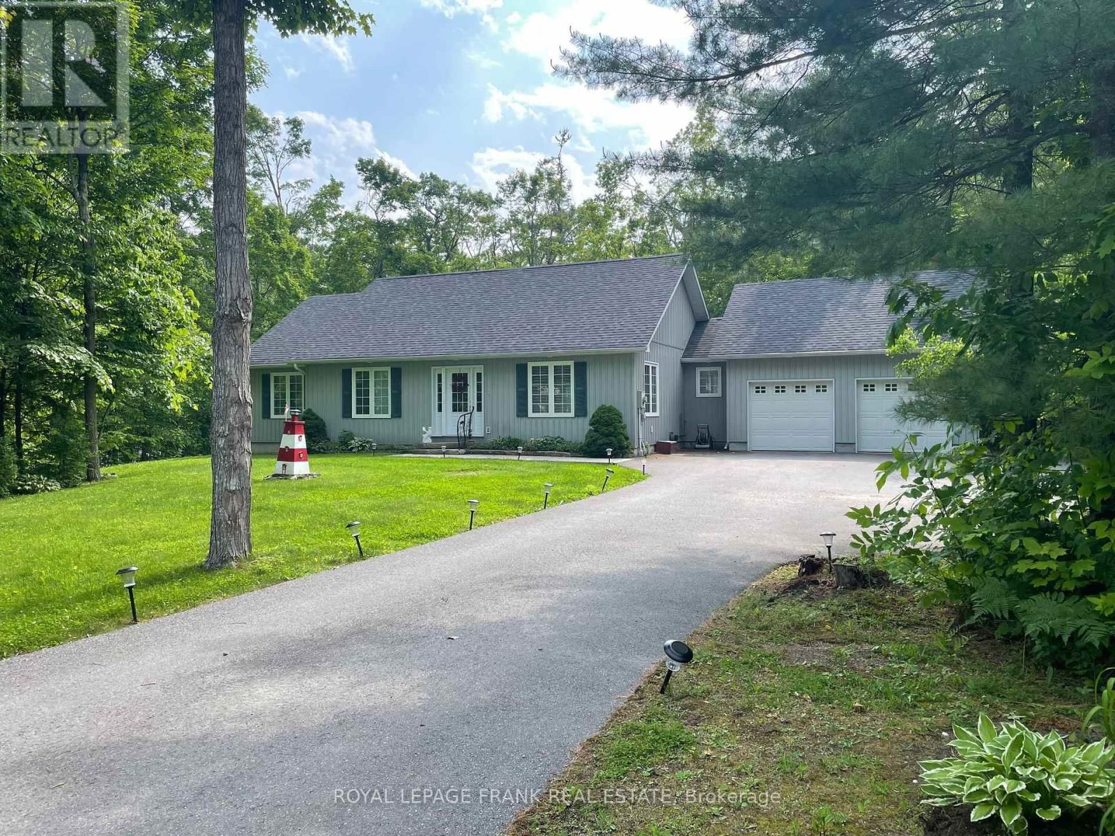 18 EAST BEEHIVE DRIVE Image 2