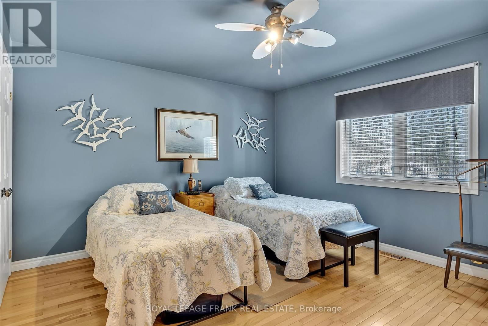 18 EAST BEEHIVE DRIVE Image 20