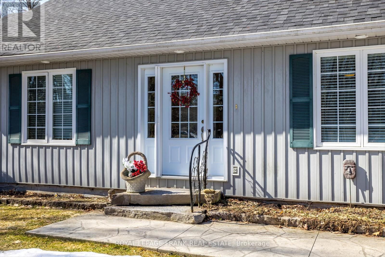 18 EAST BEEHIVE DRIVE Image 3