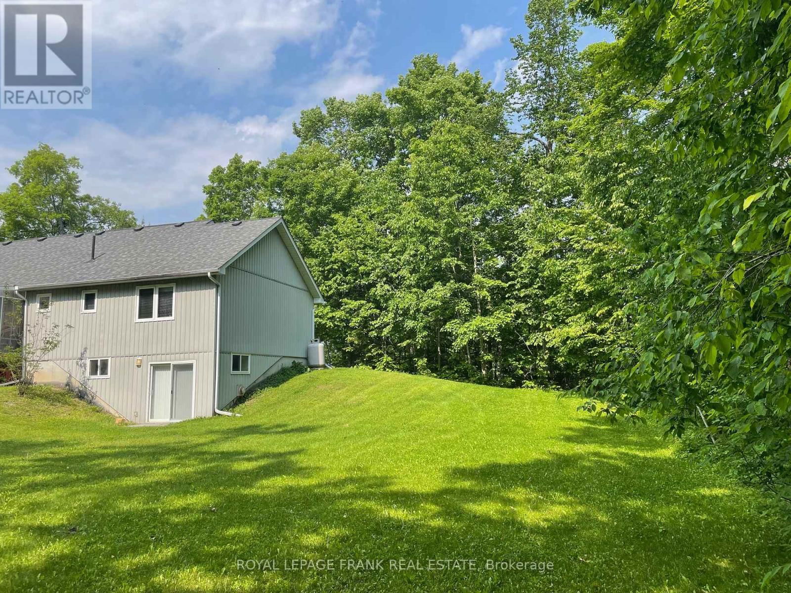 18 EAST BEEHIVE DRIVE Image 41