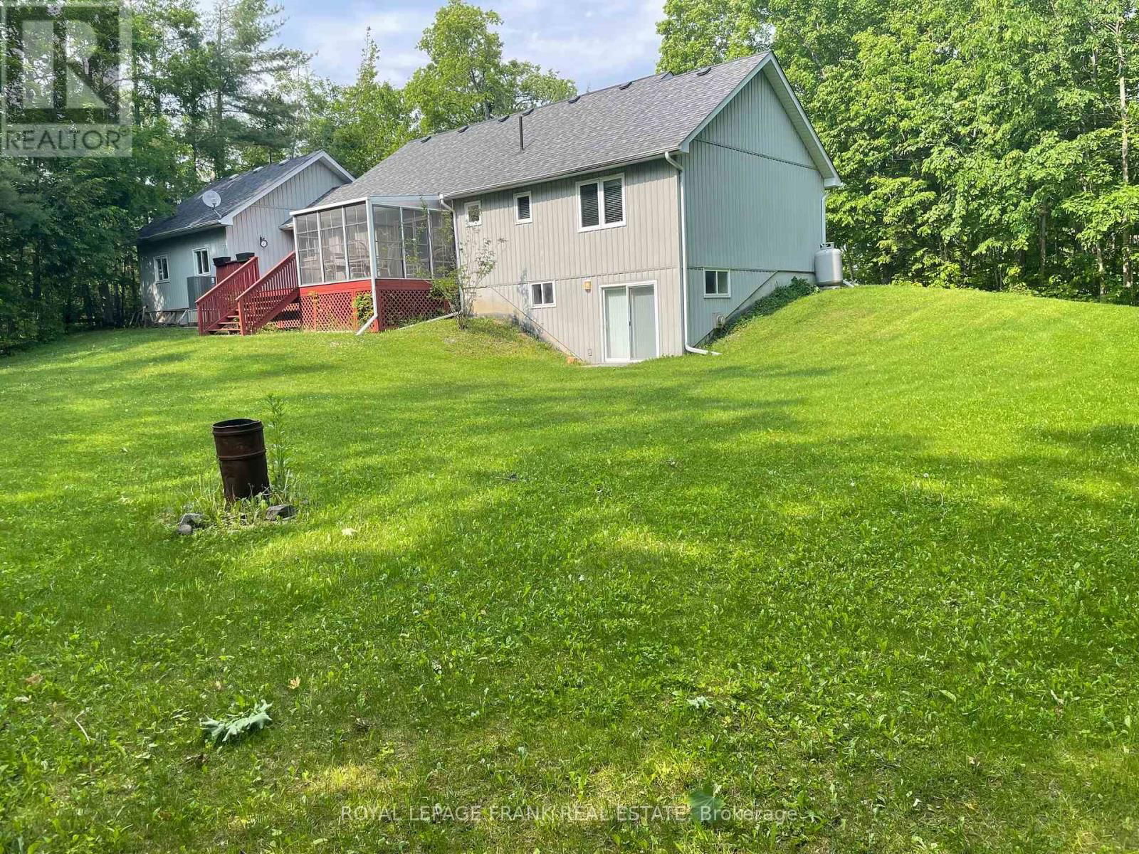 18 EAST BEEHIVE DRIVE Image 42