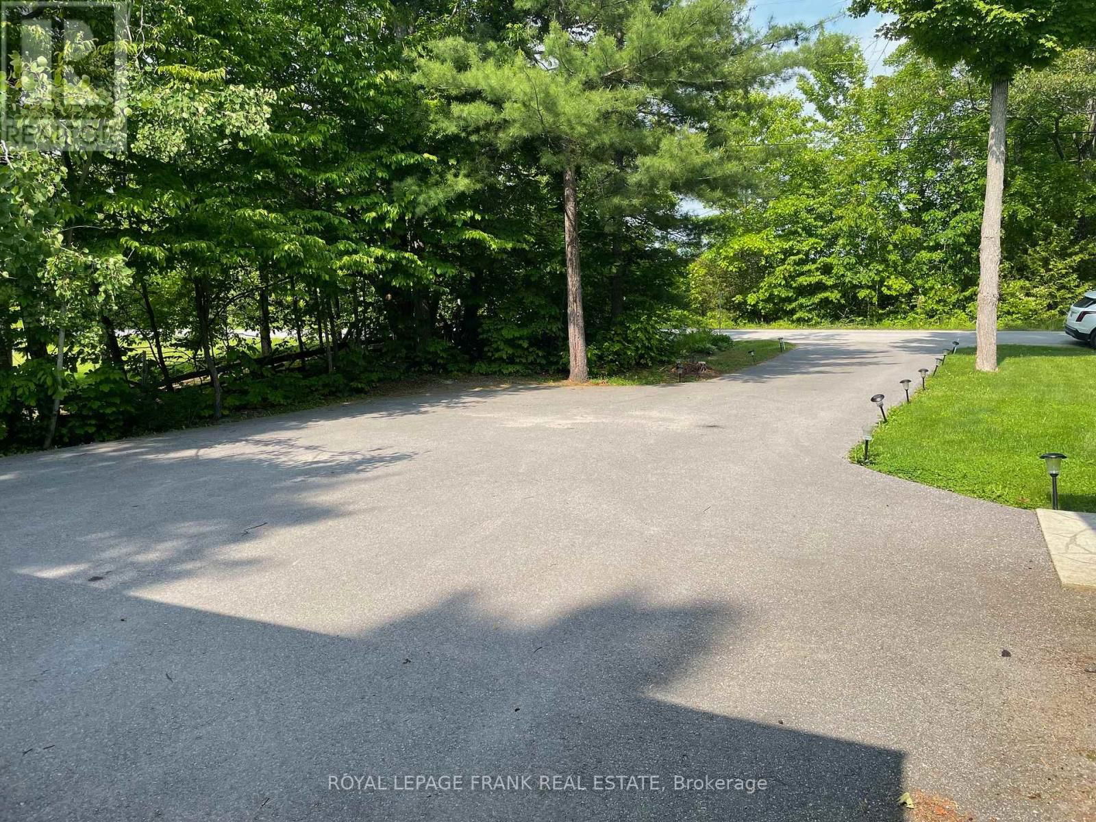 18 EAST BEEHIVE DRIVE Image 43