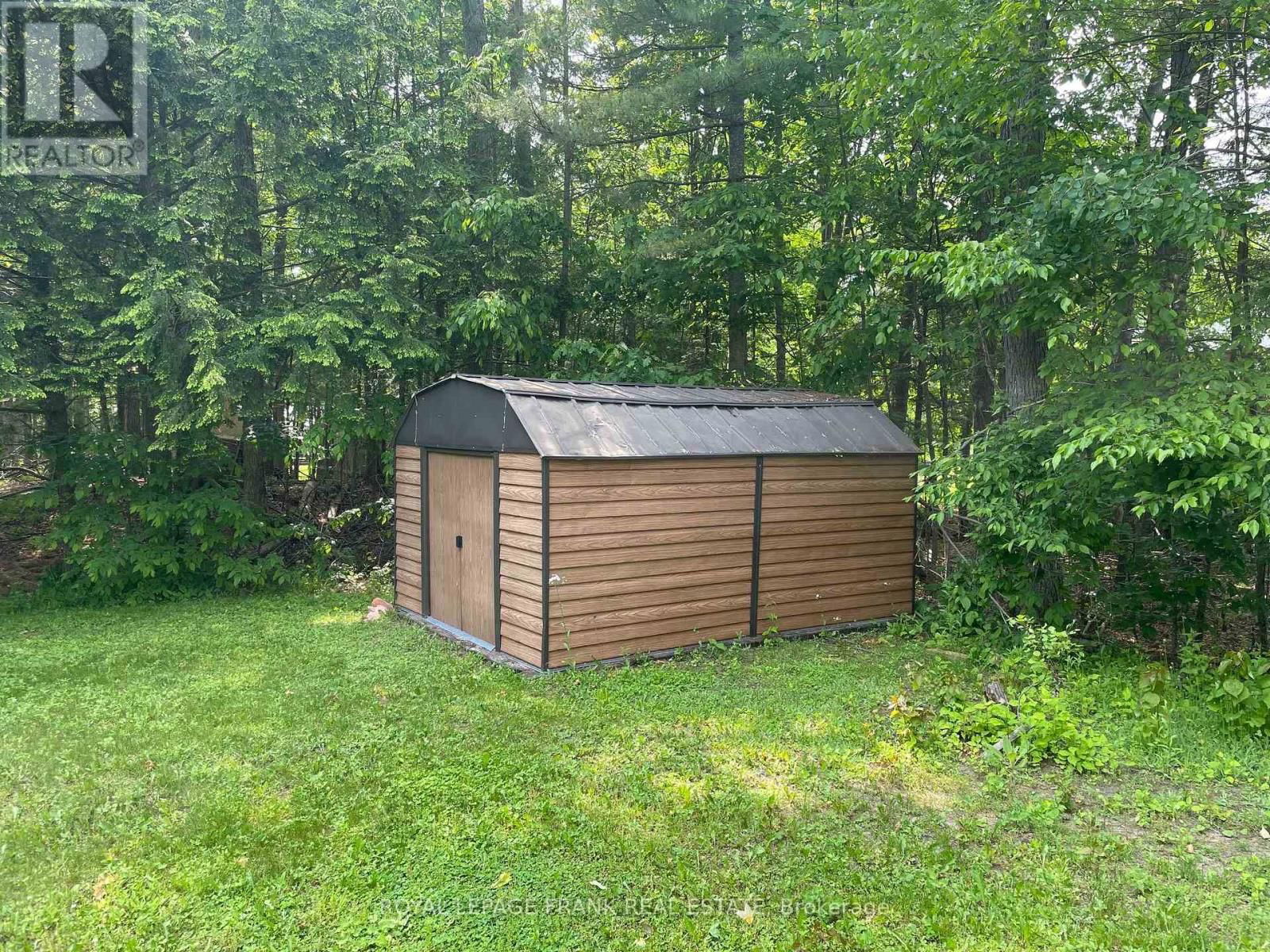 18 EAST BEEHIVE DRIVE Image 45