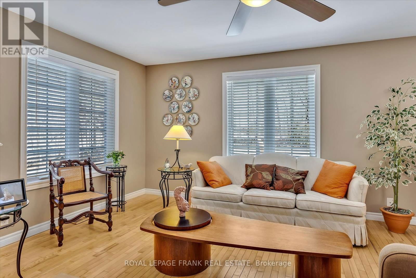 18 EAST BEEHIVE DRIVE Image 7