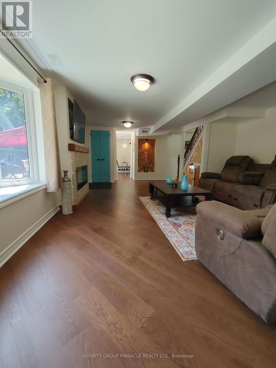 17 SECOND STREET Image 28