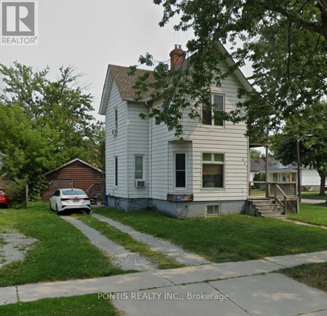 452 CONFEDERATION STREET Image 1