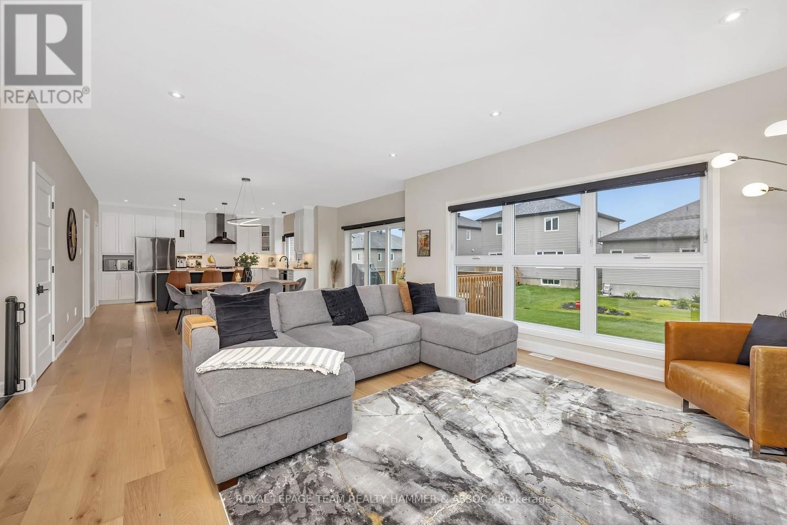 332 MOONLIGHT DRIVE Image 11
