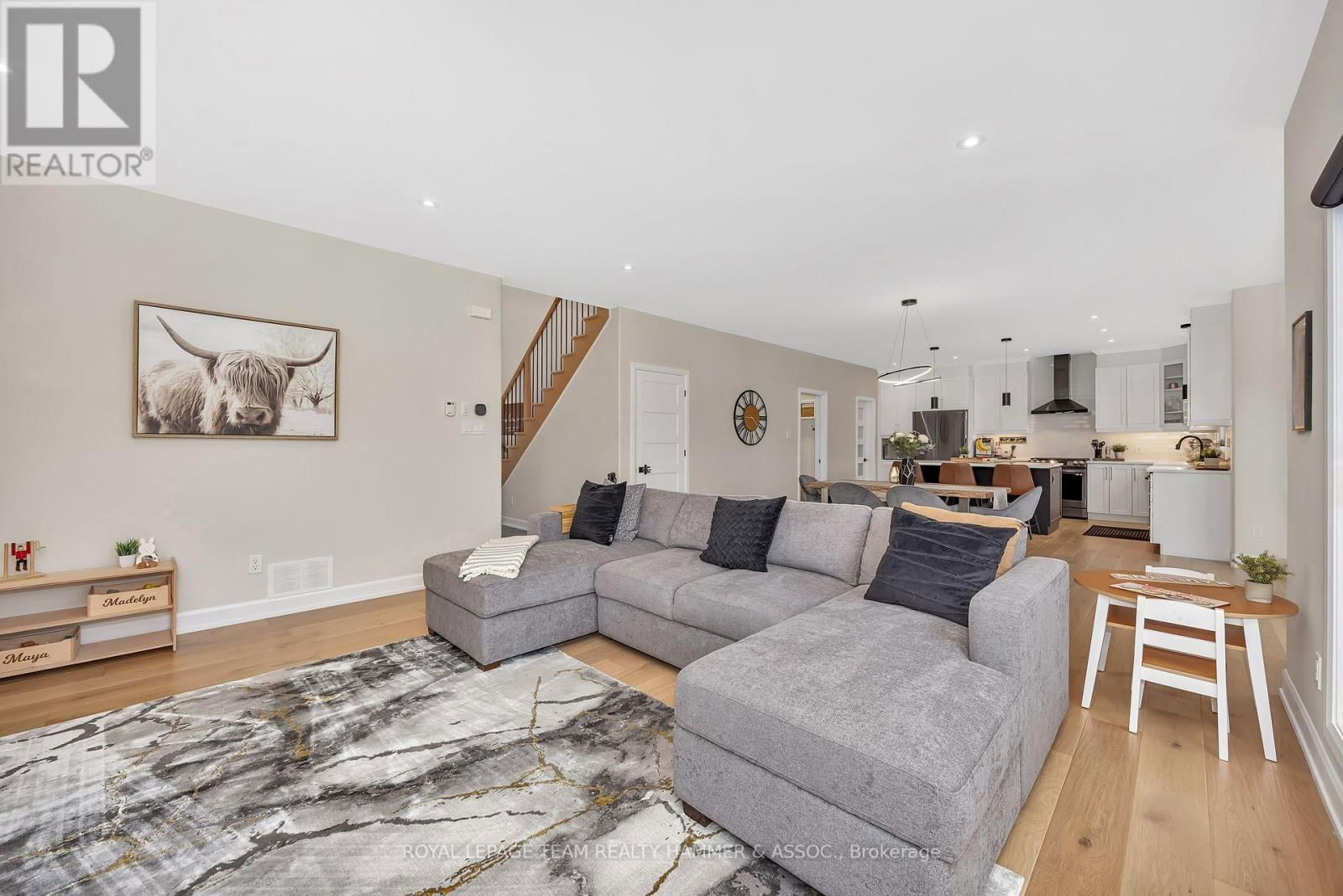 332 MOONLIGHT DRIVE Image 12