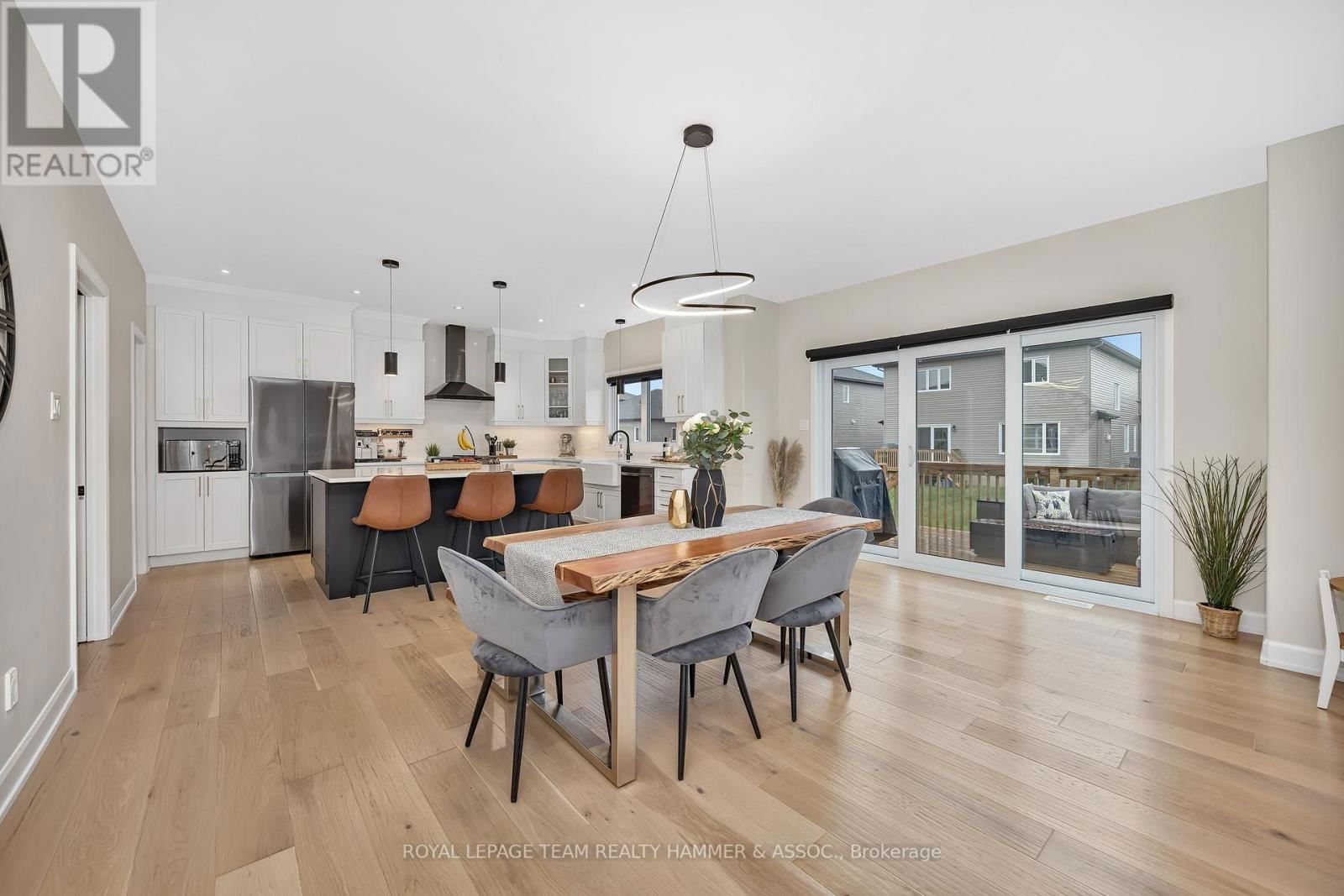 332 MOONLIGHT DRIVE Image 13