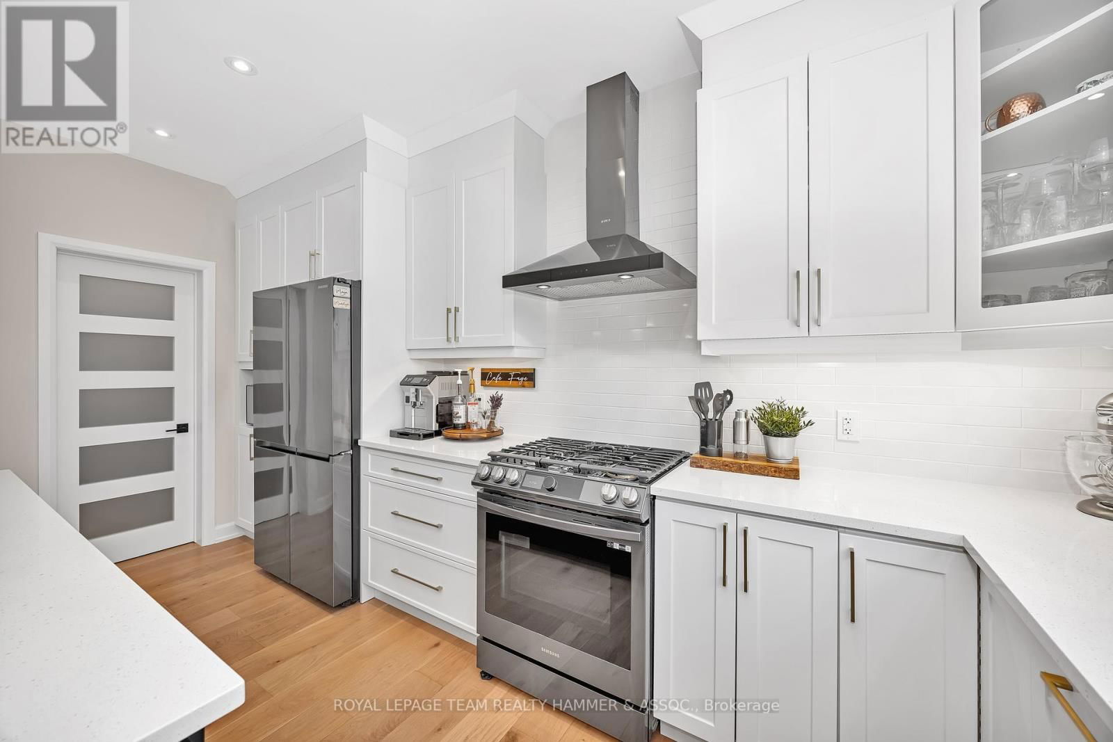 332 MOONLIGHT DRIVE Image 17