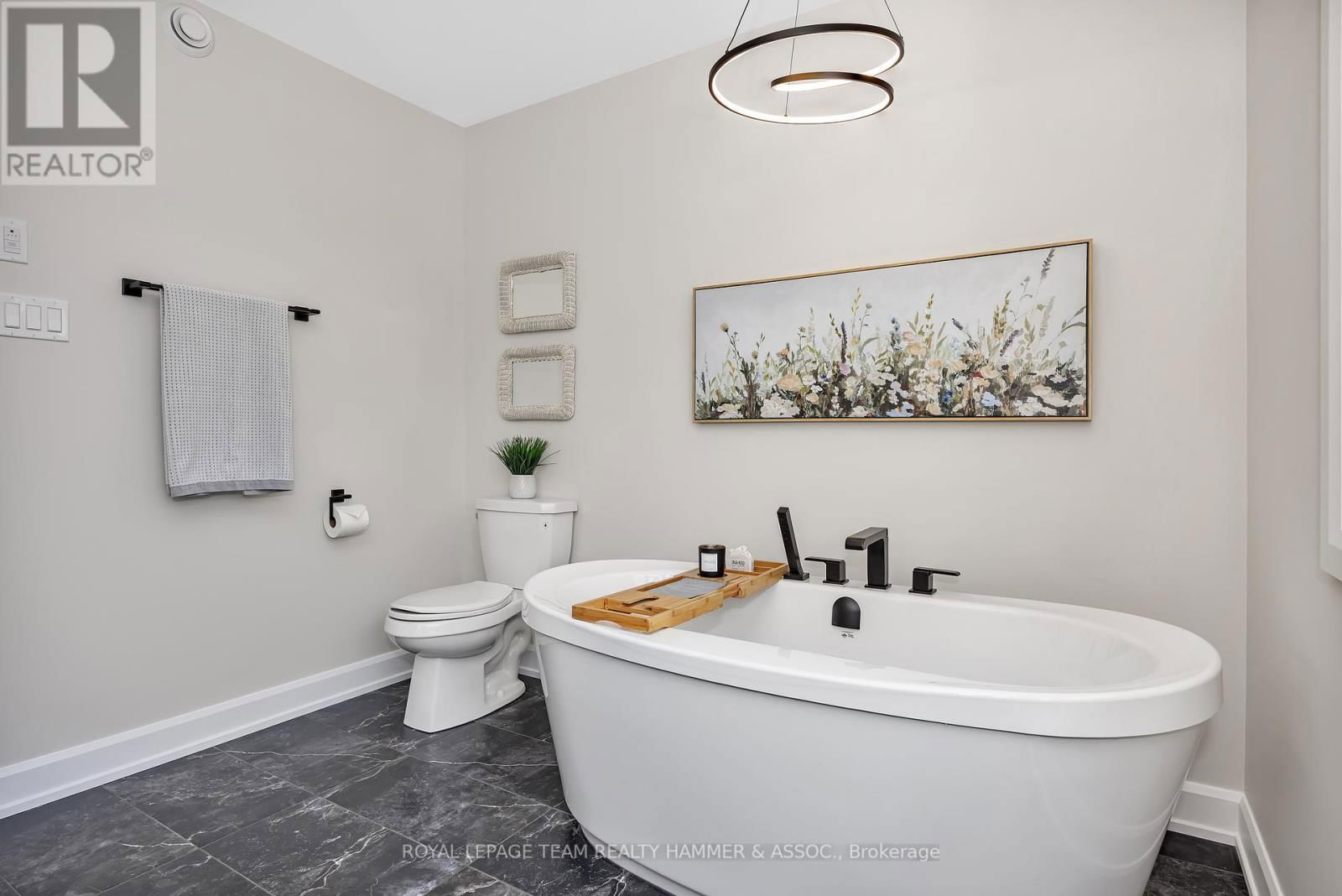 332 MOONLIGHT DRIVE Image 26