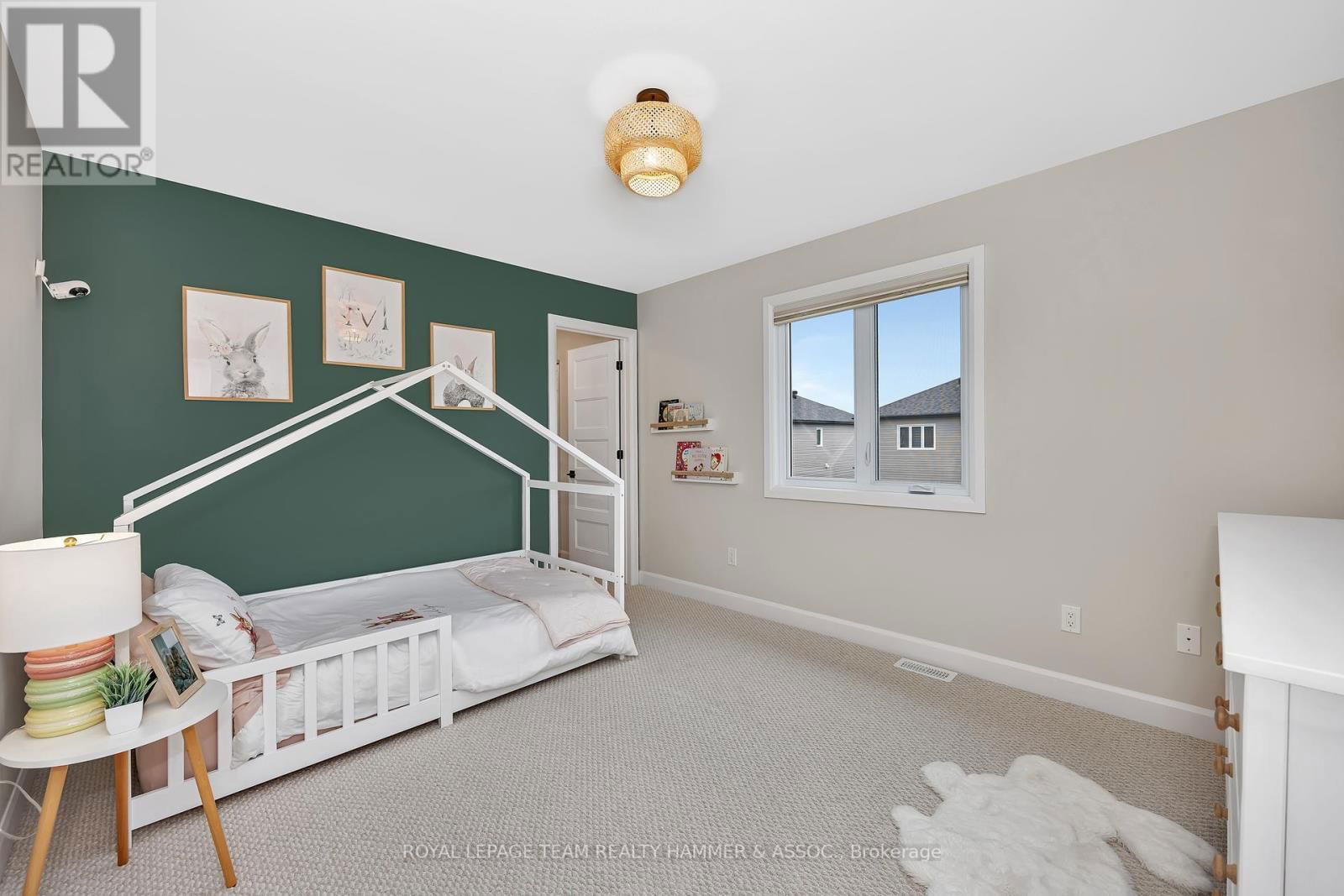 332 MOONLIGHT DRIVE Image 28