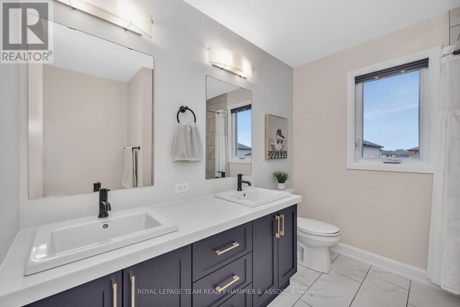 332 MOONLIGHT DRIVE Image 30