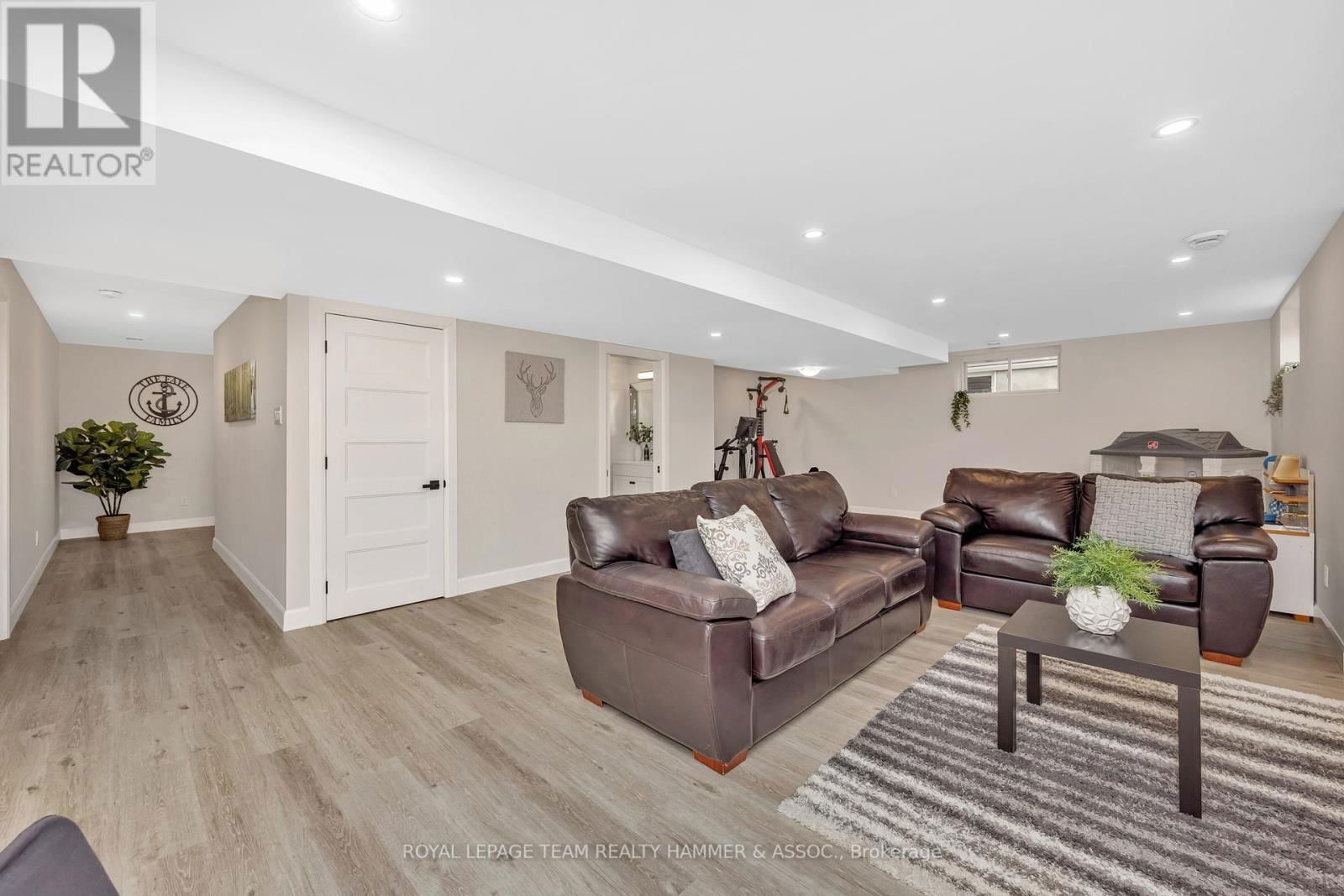 332 MOONLIGHT DRIVE Image 34