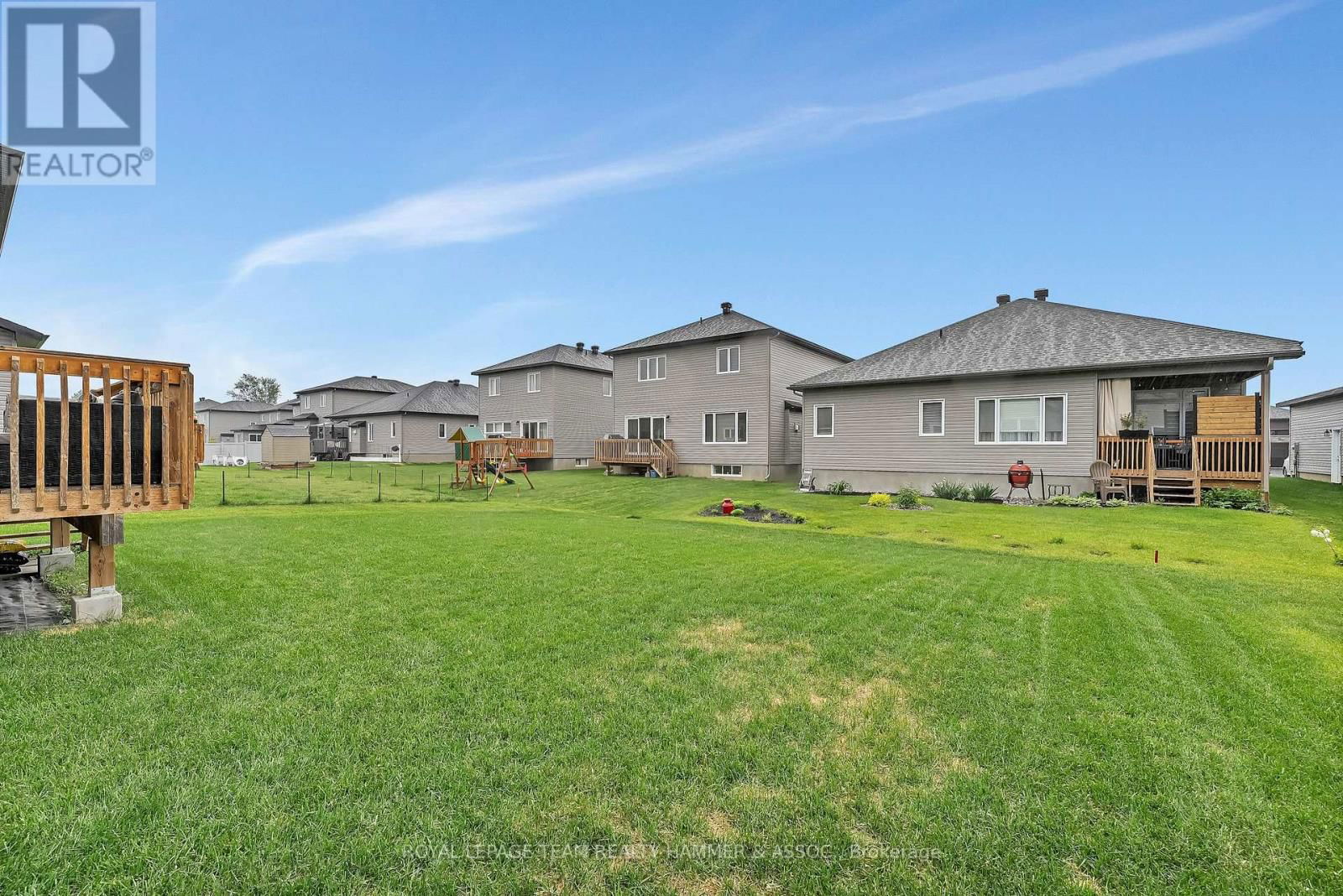 332 MOONLIGHT DRIVE Image 42