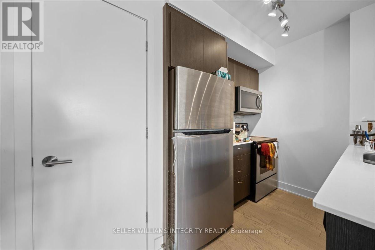 304 - 411 MACKAY STREET Image 10