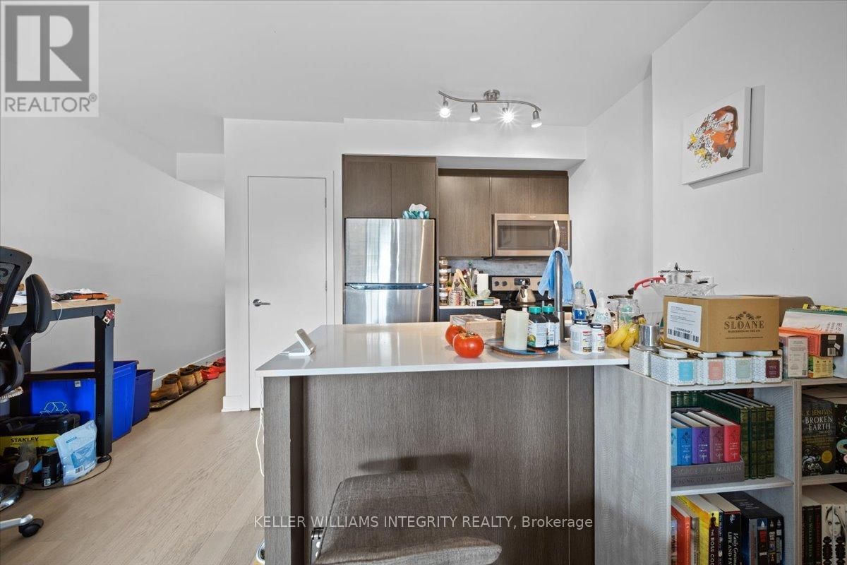 304 - 411 MACKAY STREET Image 11