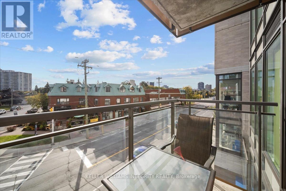 304 - 411 MACKAY STREET Image 17