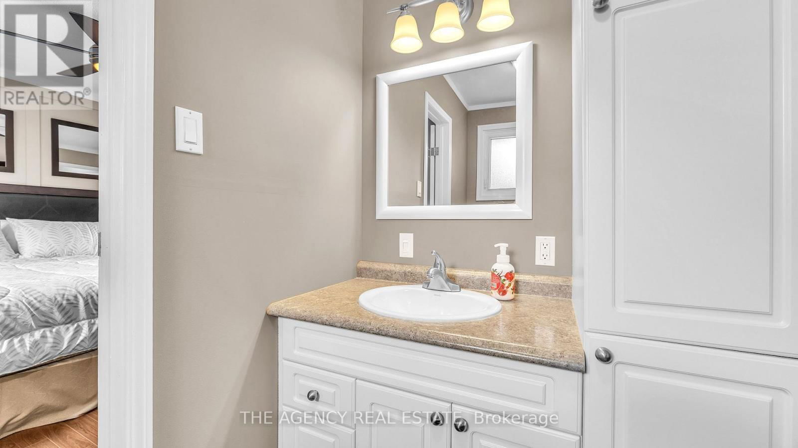 5 NORA PLACE Image 18