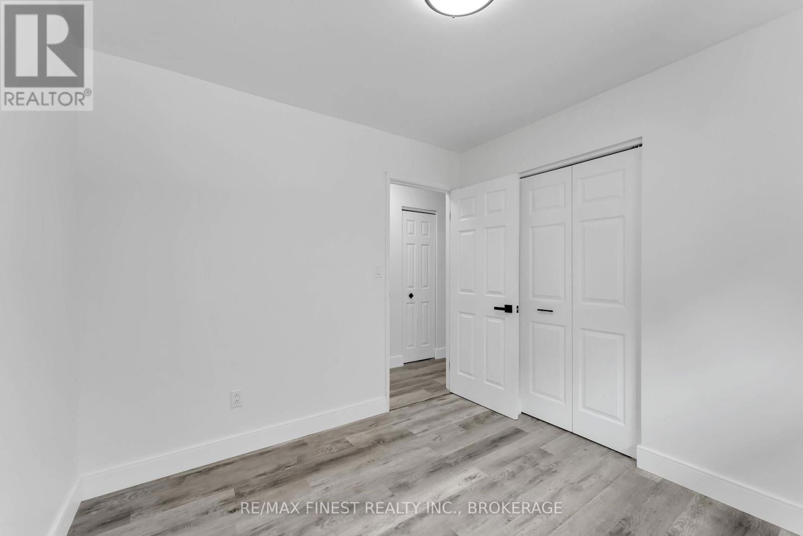 21 CARRIAGE COURT AVENUE Image 13