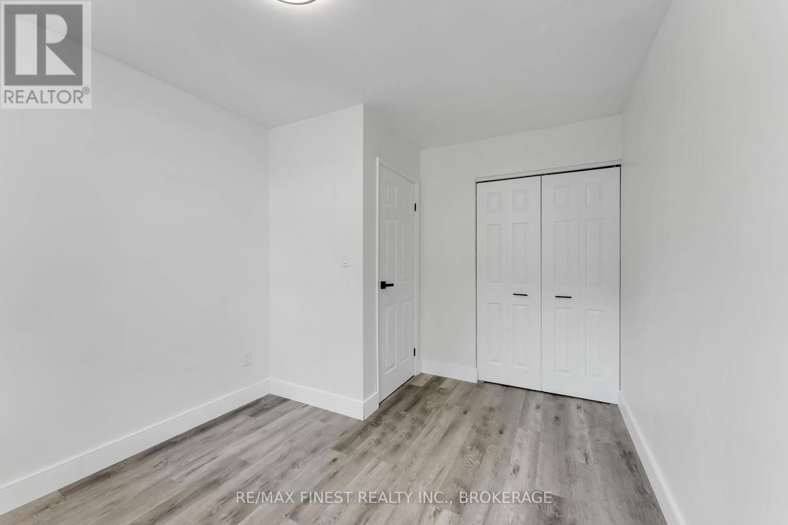 21 CARRIAGE COURT AVENUE Image 15