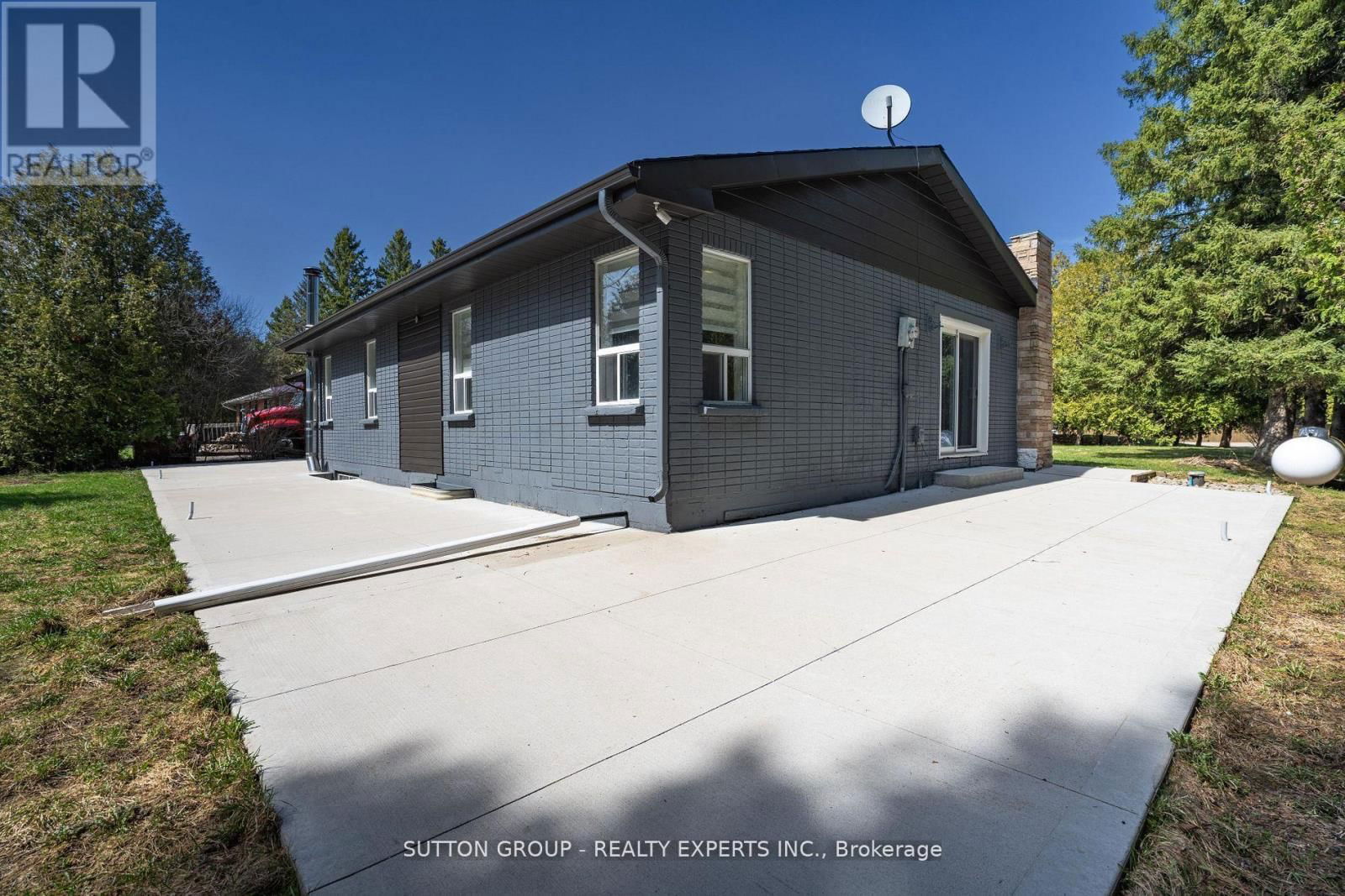 4934 TRAFALGAR ROAD NORTH Image 12