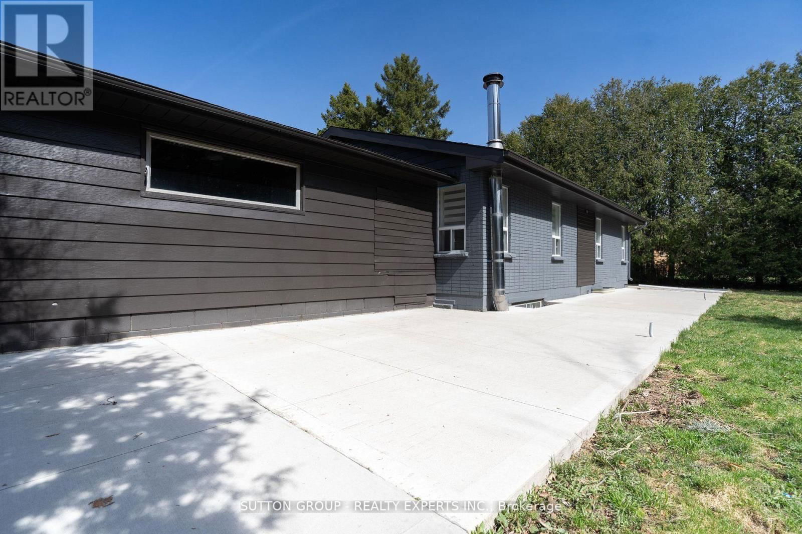 4934 TRAFALGAR ROAD NORTH Image 16