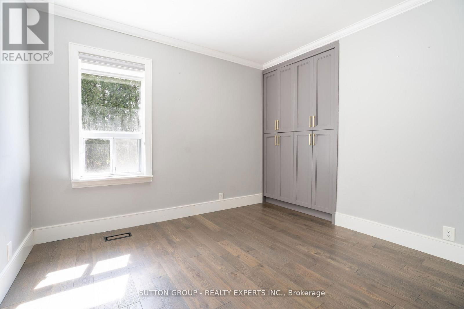 4934 TRAFALGAR ROAD NORTH Image 34