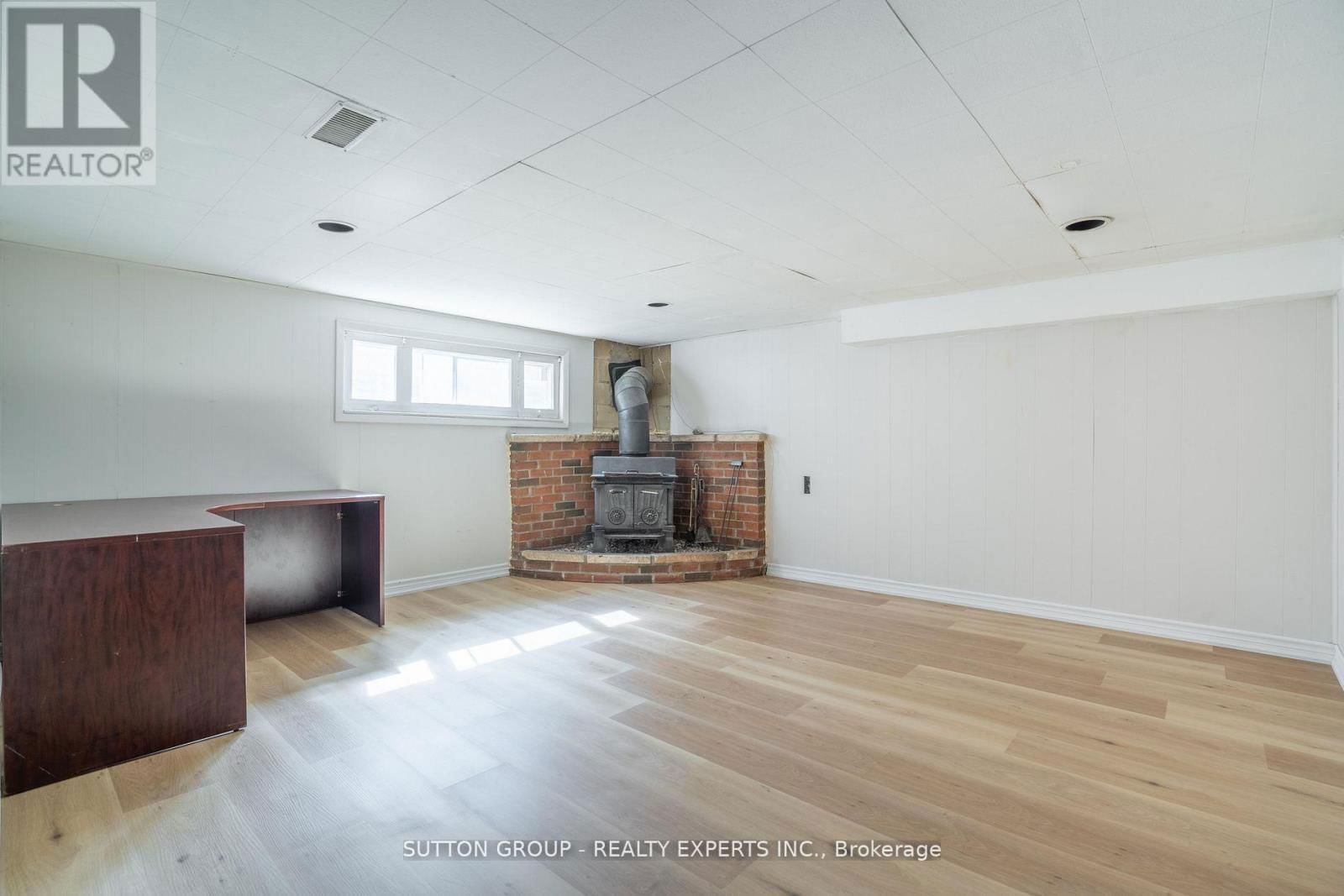 4934 TRAFALGAR ROAD NORTH Image 38
