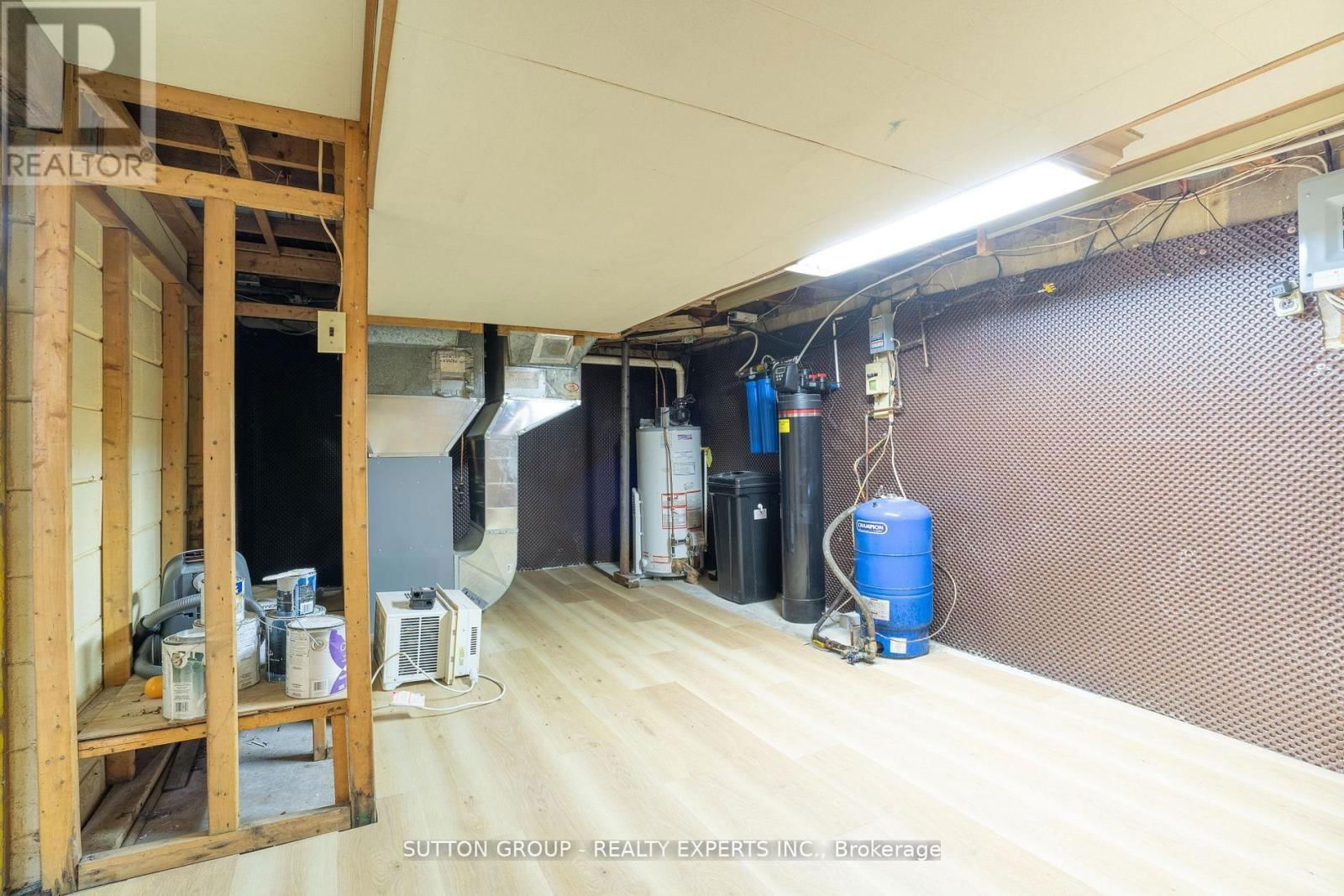 4934 TRAFALGAR ROAD NORTH Image 39