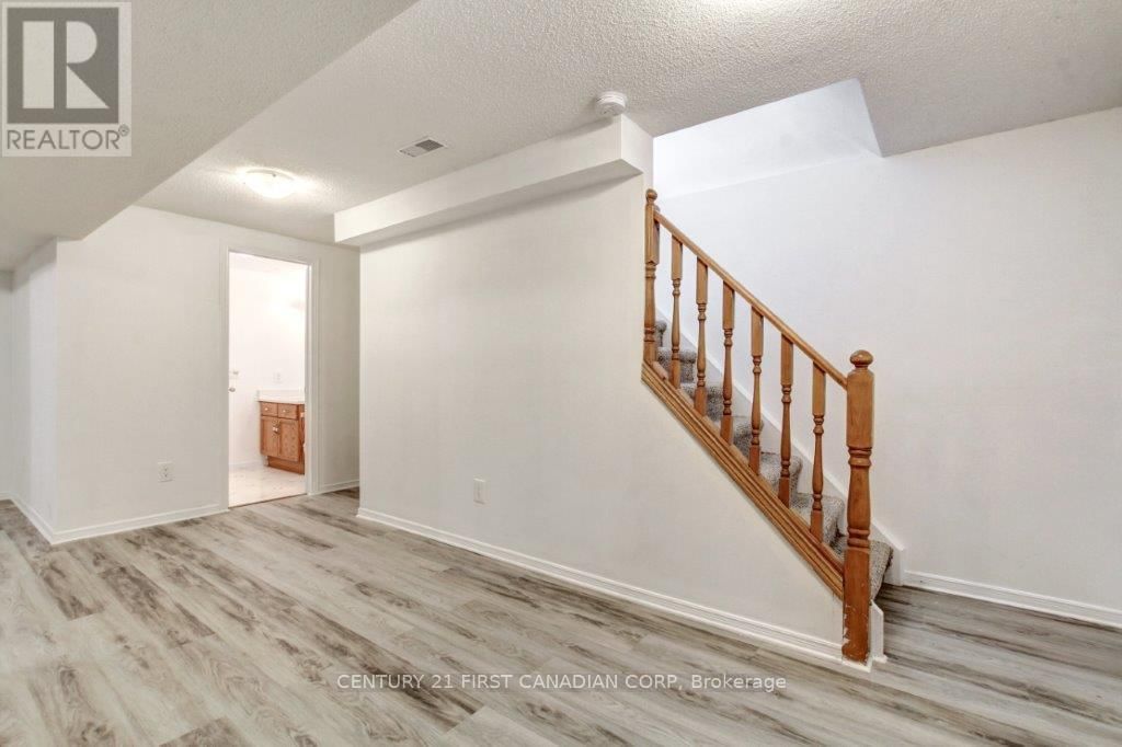 5 GOLDING PLACE Image 14