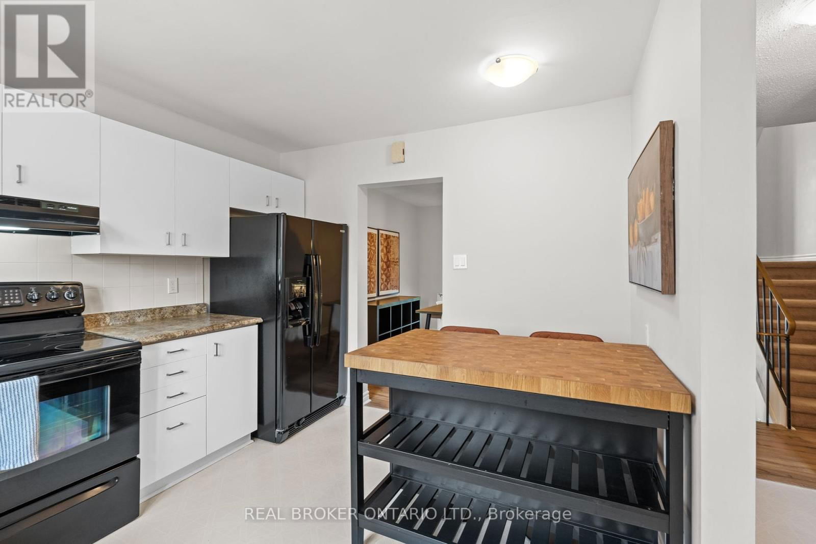6 ALMOND LANE Image 14
