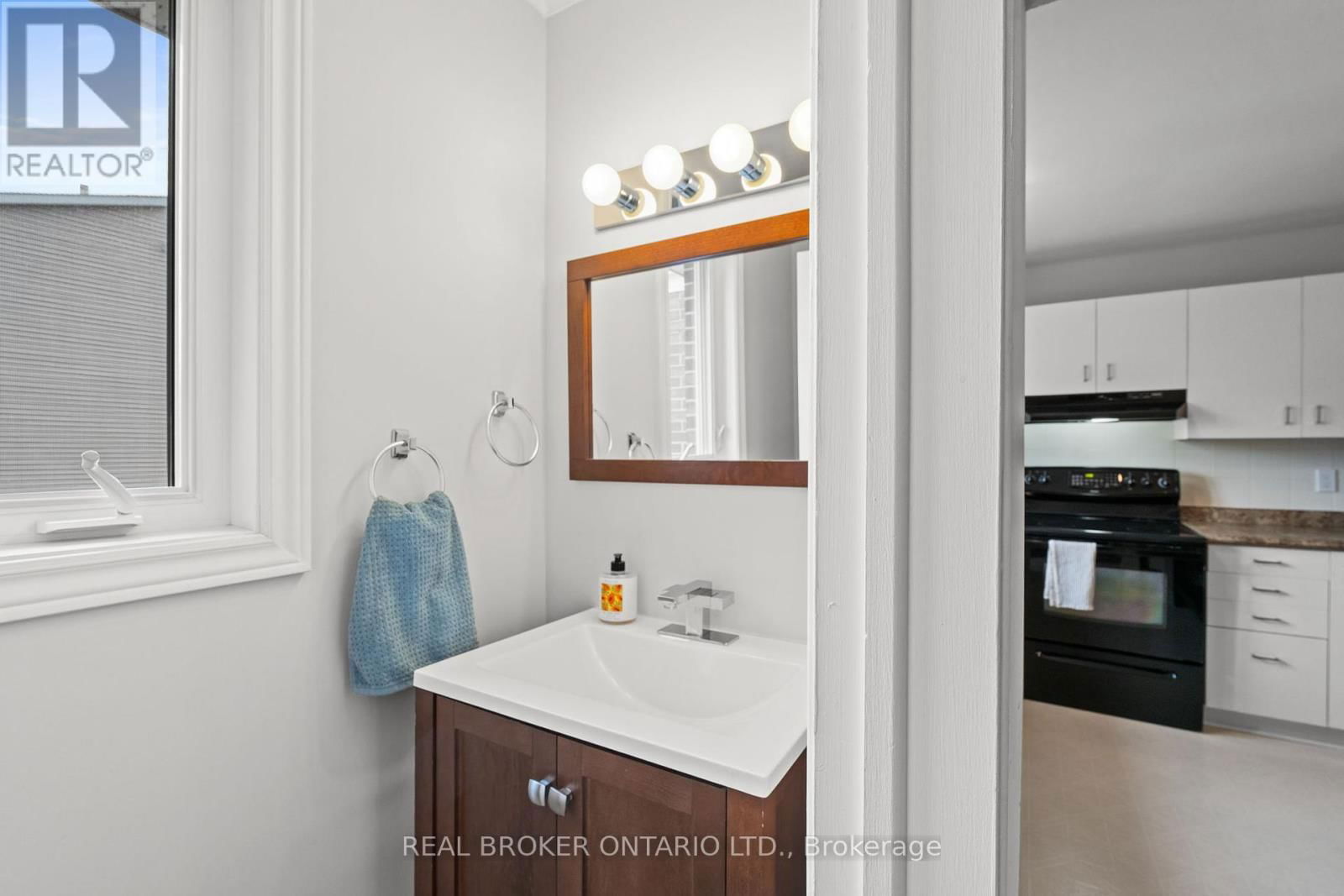 6 ALMOND LANE Image 17