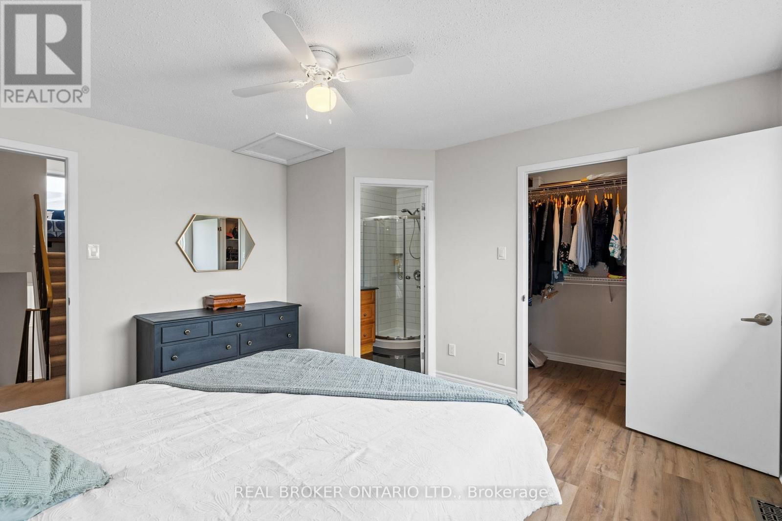 6 ALMOND LANE Image 19