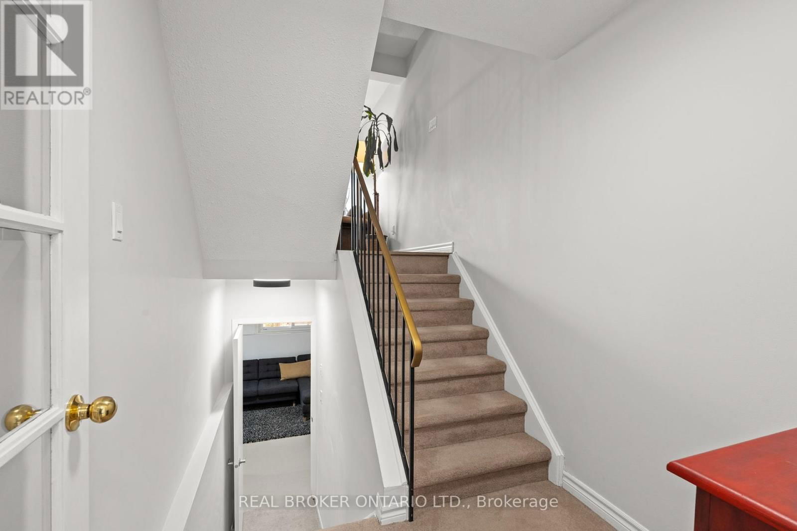 6 ALMOND LANE Image 5