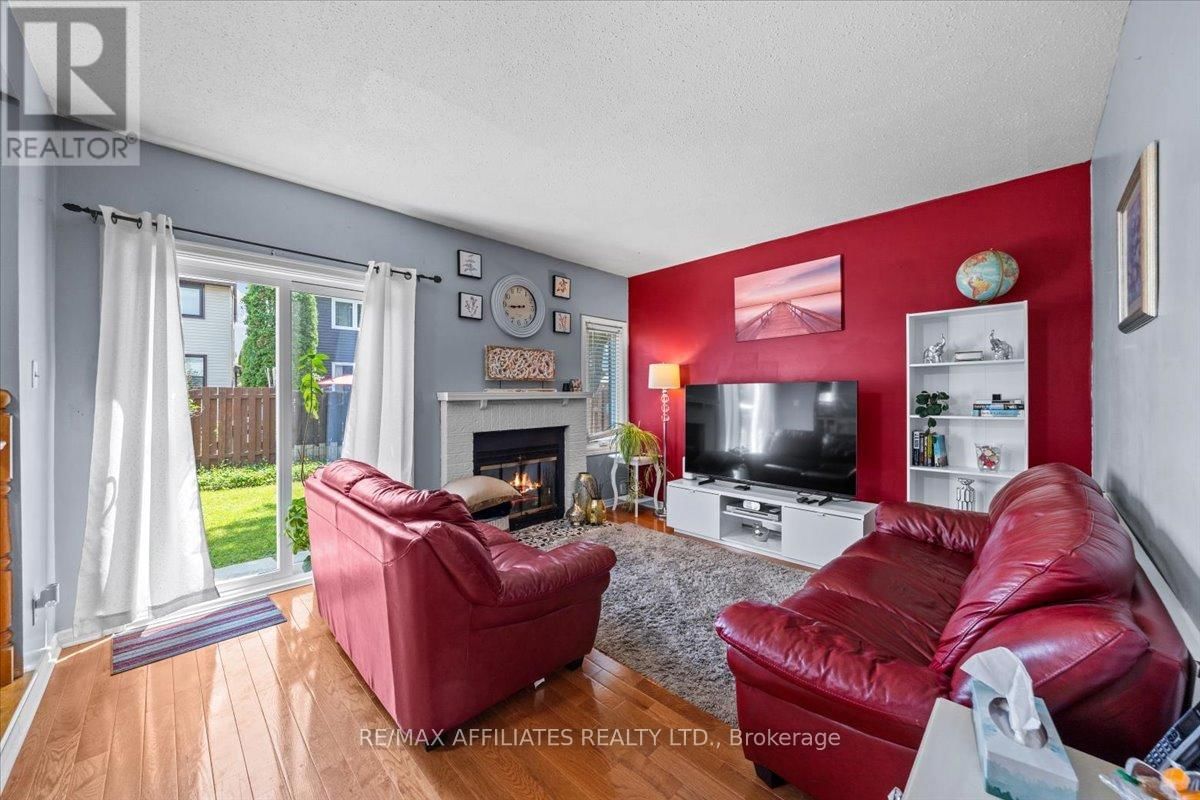 300 SYLVIE TERRACE Image 10