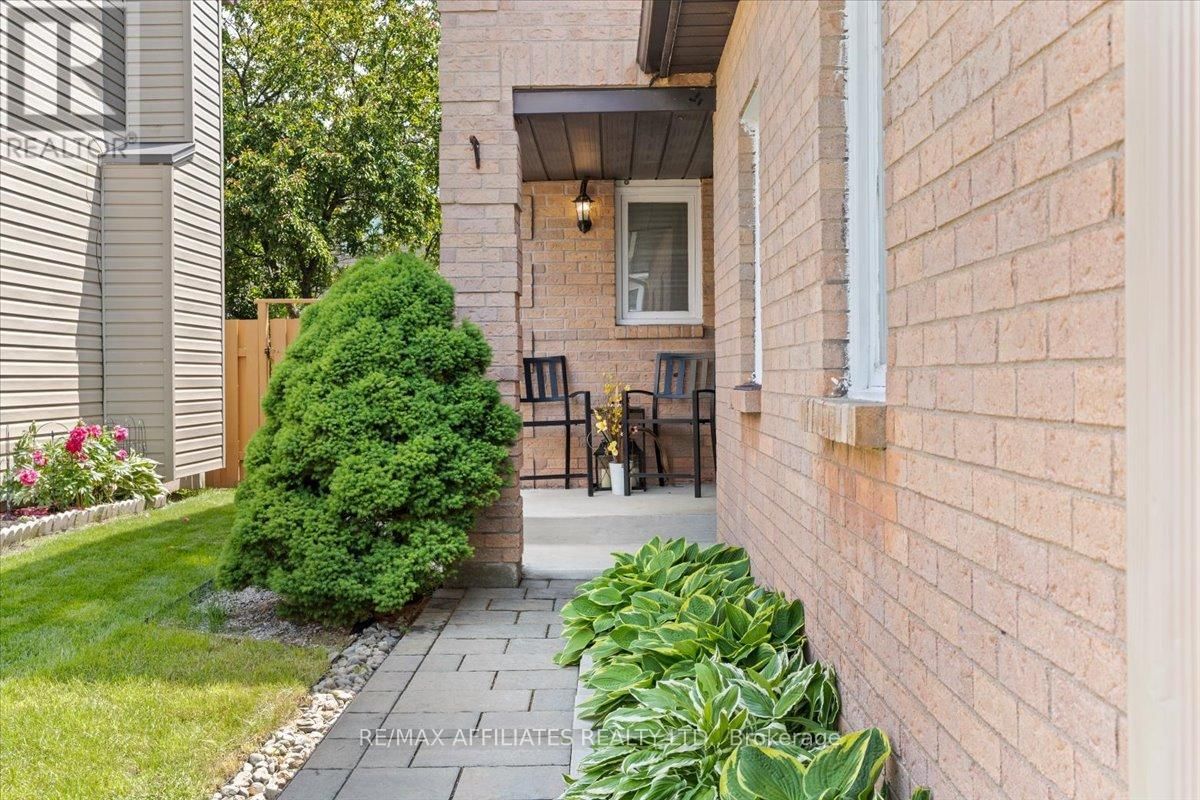 300 SYLVIE TERRACE Image 2