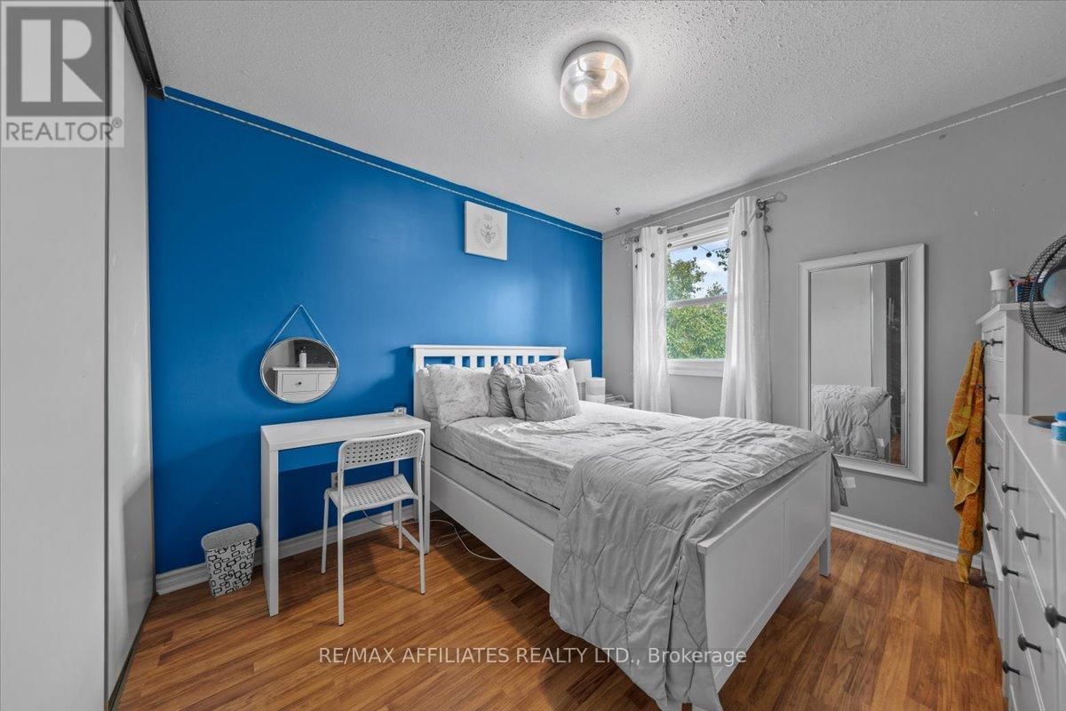 300 SYLVIE TERRACE Image 20