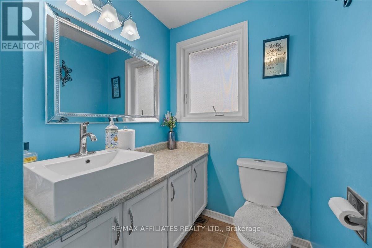 300 SYLVIE TERRACE Image 22