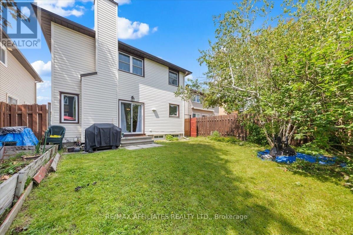 300 SYLVIE TERRACE Image 31