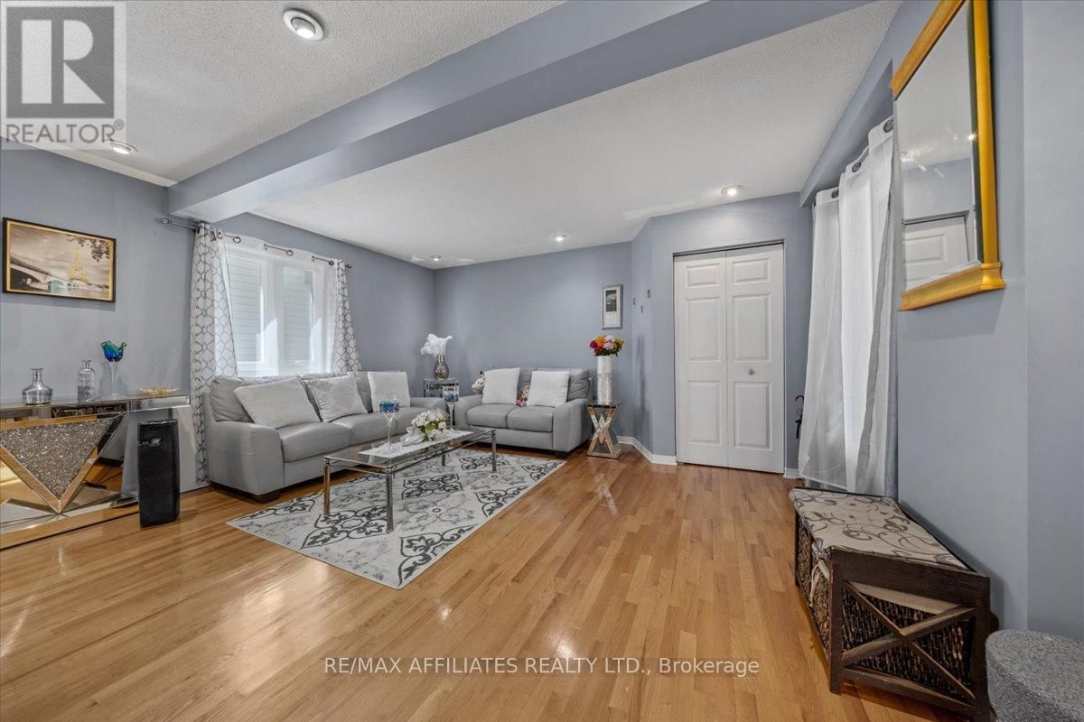 300 SYLVIE TERRACE Image 5