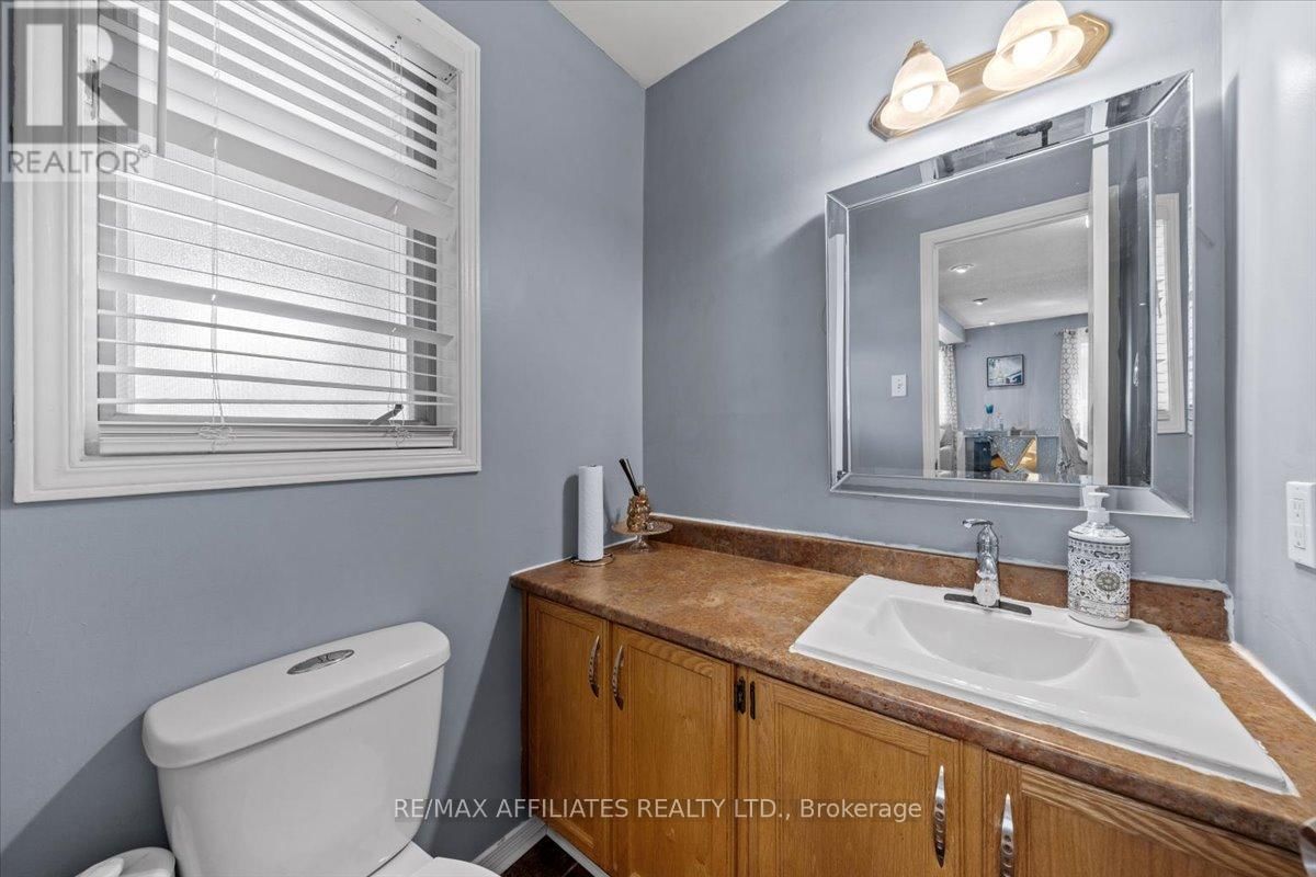 300 SYLVIE TERRACE Image 7