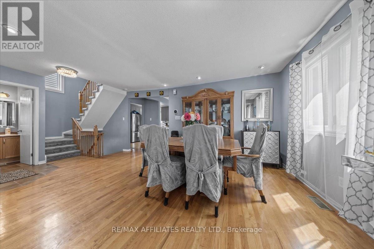 300 SYLVIE TERRACE Image 9