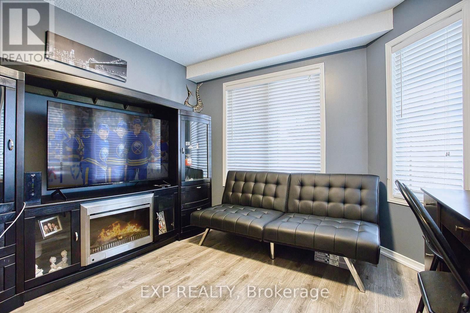 101 GOLDEN ACRES DRIVE Image 6