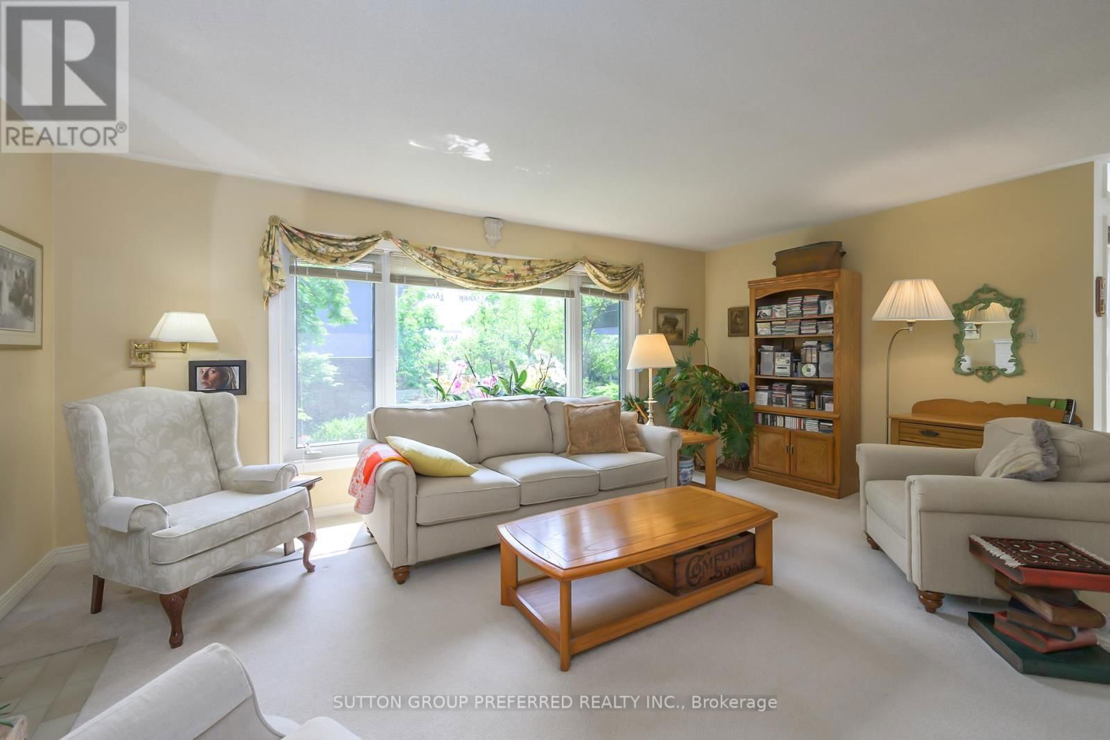 51 - 50 FIDDLERS GREEN ROAD Image 12