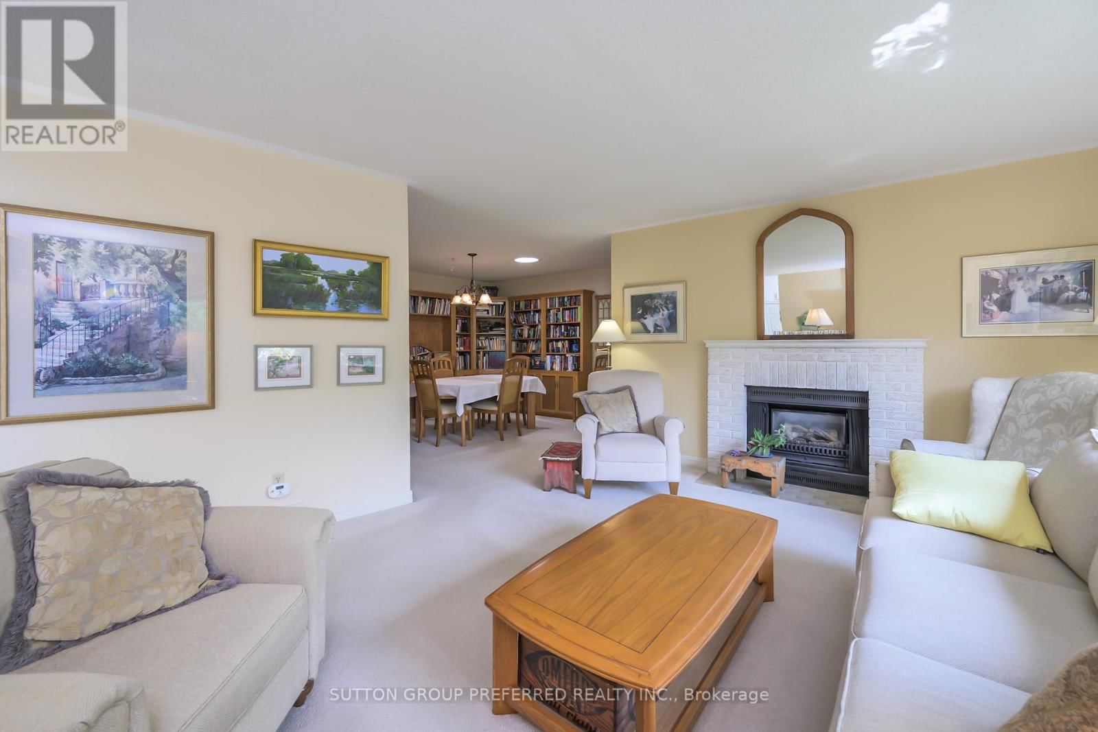 51 - 50 FIDDLERS GREEN ROAD Image 13